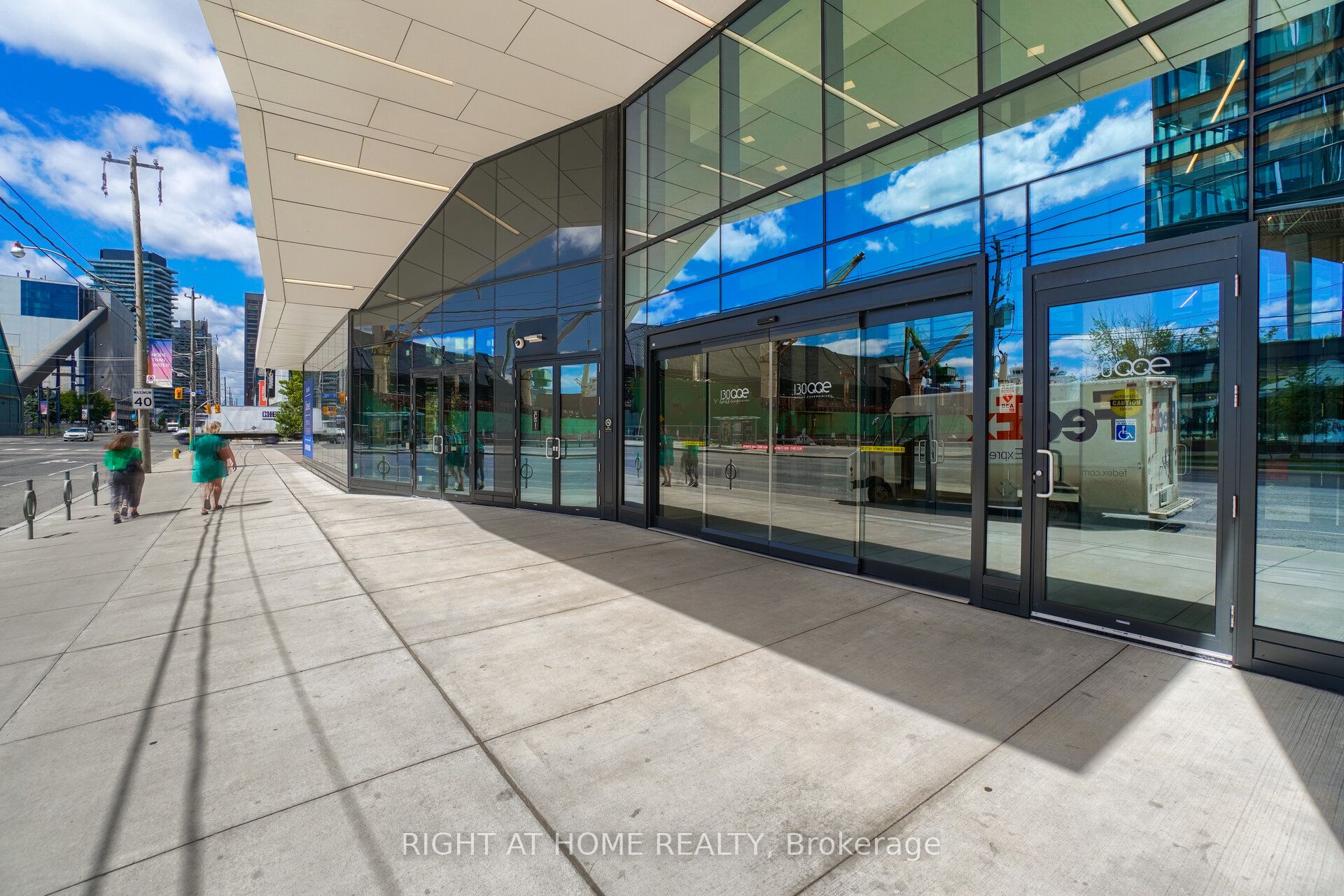 #922 - 130 Queens Quay Property Photo 4