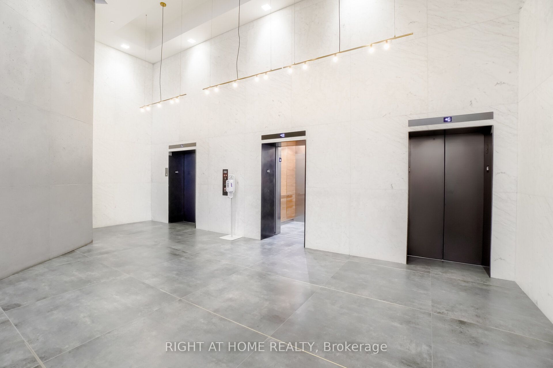 #922 - 130 Queens Quay Property Photo 8