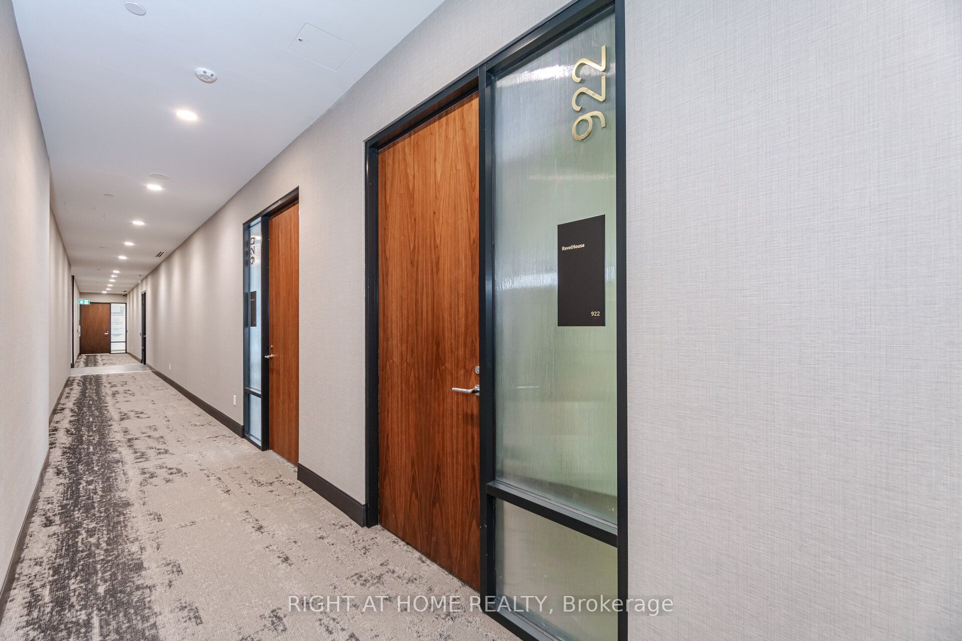 #922 - 130 Queens Quay Property Photo 9