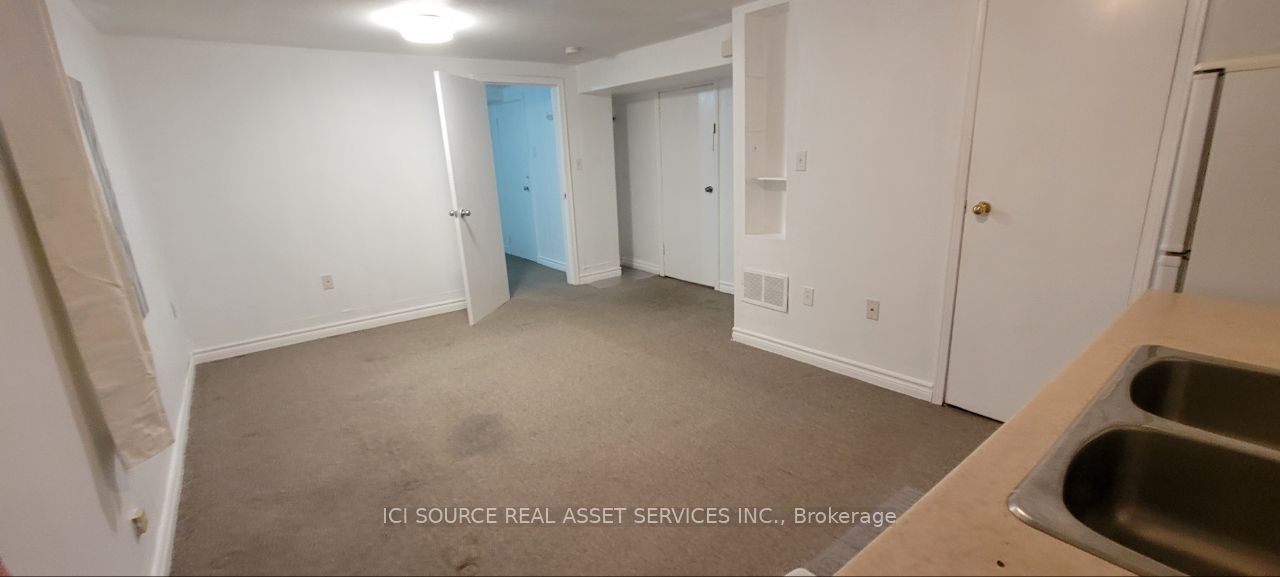 66 Madawaska Avenue Bsmt Property Photo 3