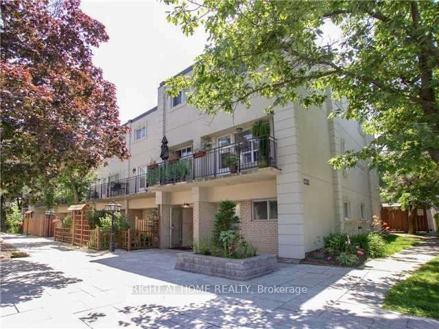 #210 - 5877 Bathurst Street Property Photo 1