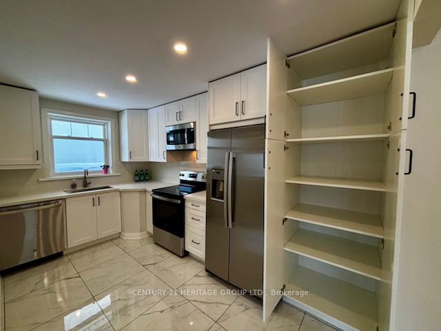 39 Reiner Road Property Photo 5