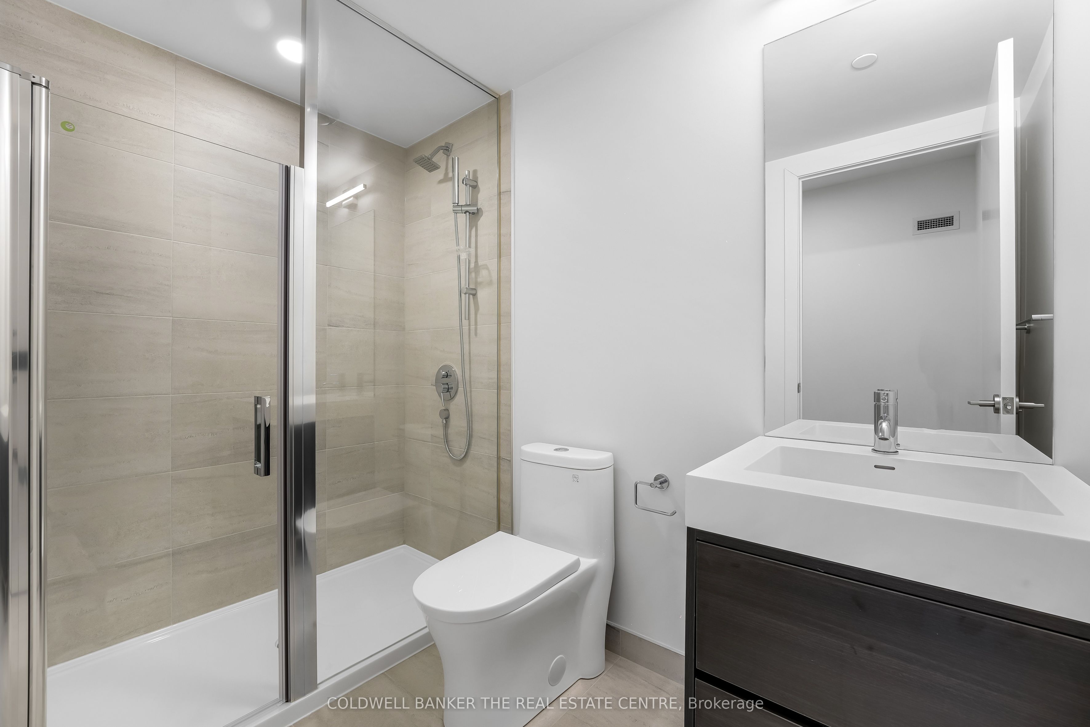 #717 - 9 Tecumseth St Street Property Photo 13