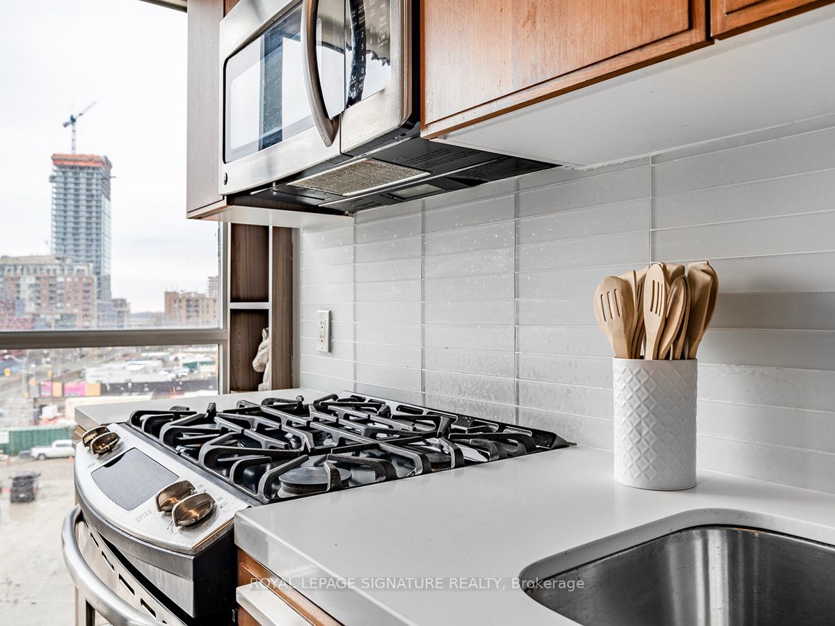 #513 - 318 King Street Property Photo 5