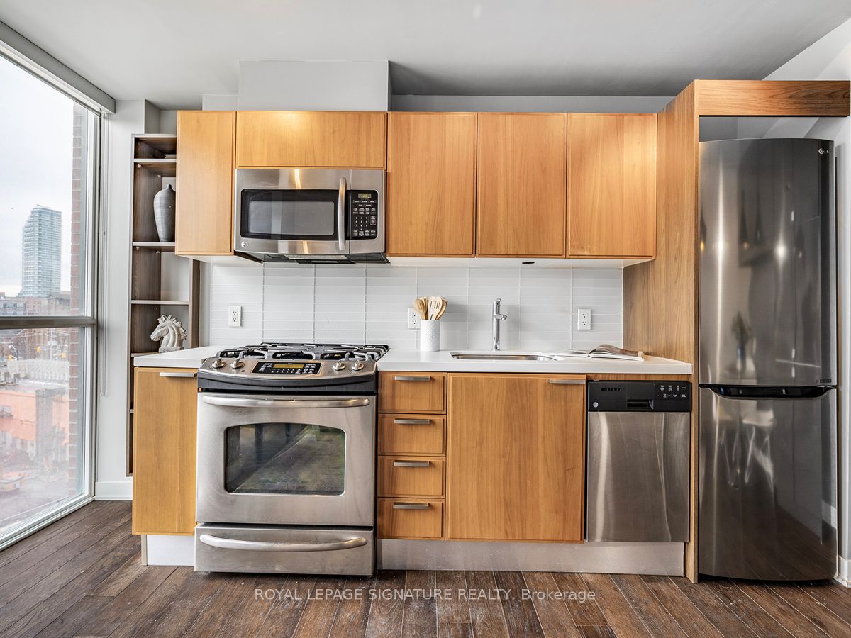 #513 - 318 King Street Property Photo 6