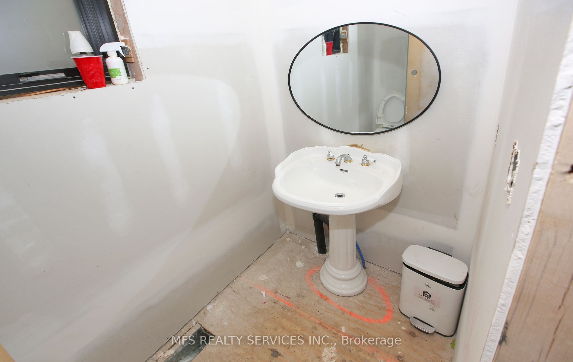 203 Glencairn Avenue Property Photo 12