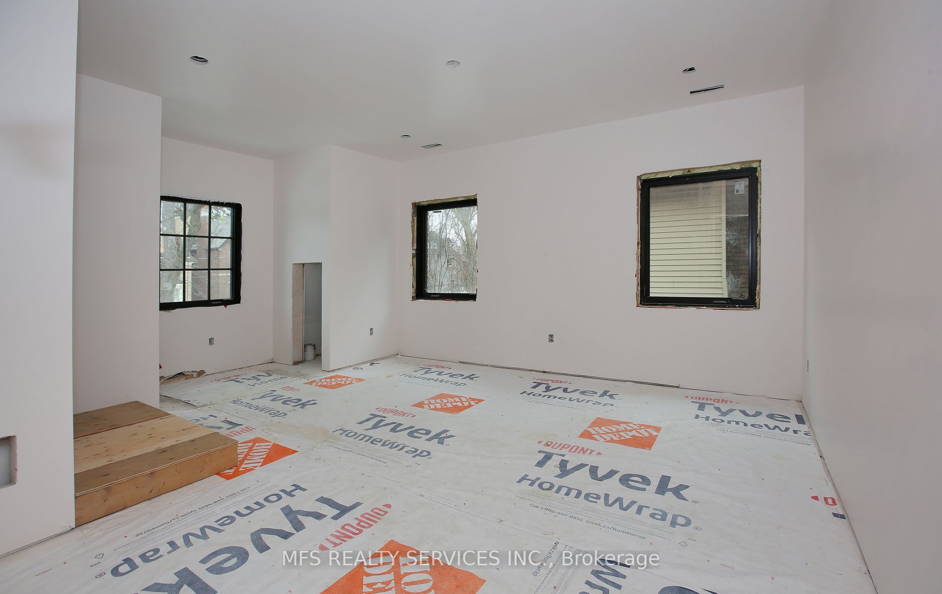 203 Glencairn Avenue Property Photo 17