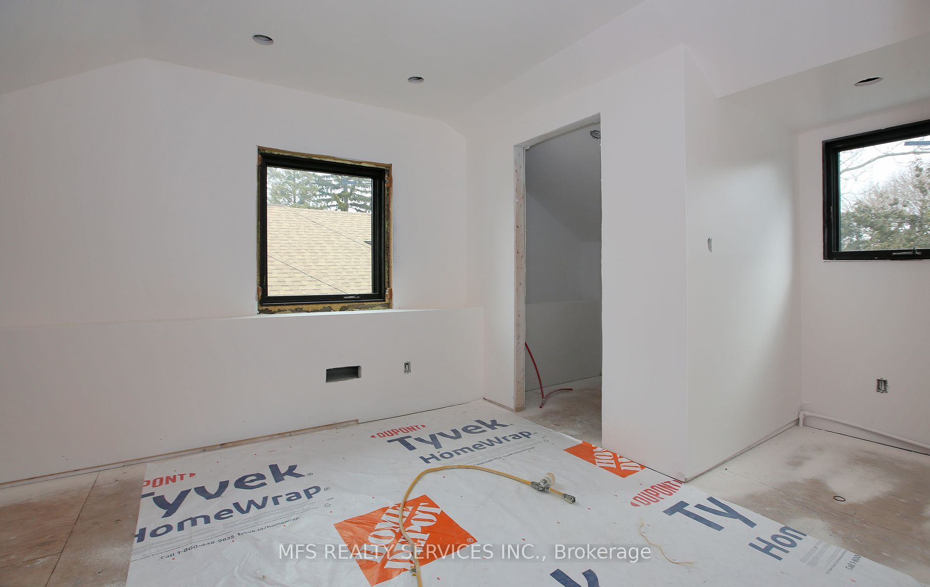 203 Glencairn Avenue Property Photo 19