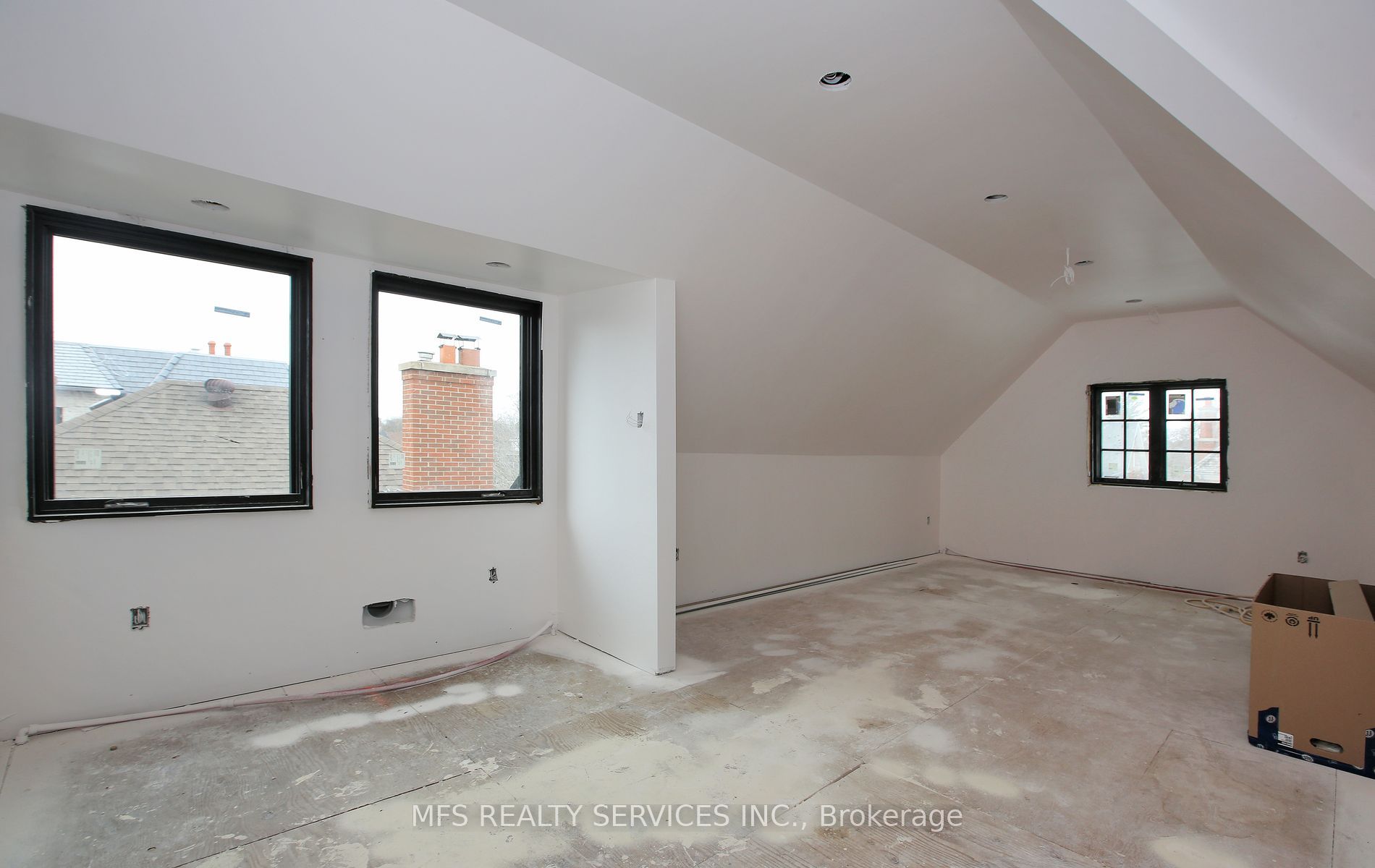 203 Glencairn Avenue Property Photo 22