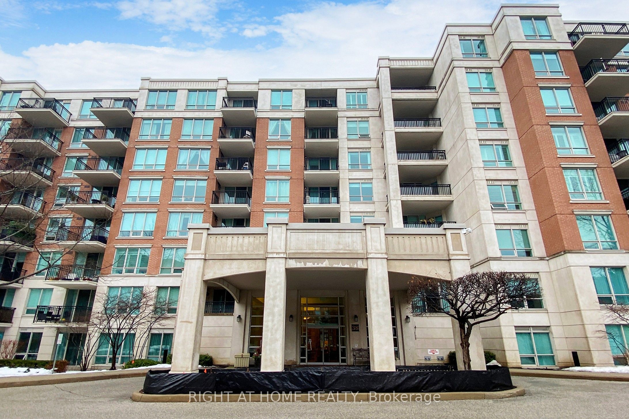 #206 - 38 William Carson Crescent Property Photo 3