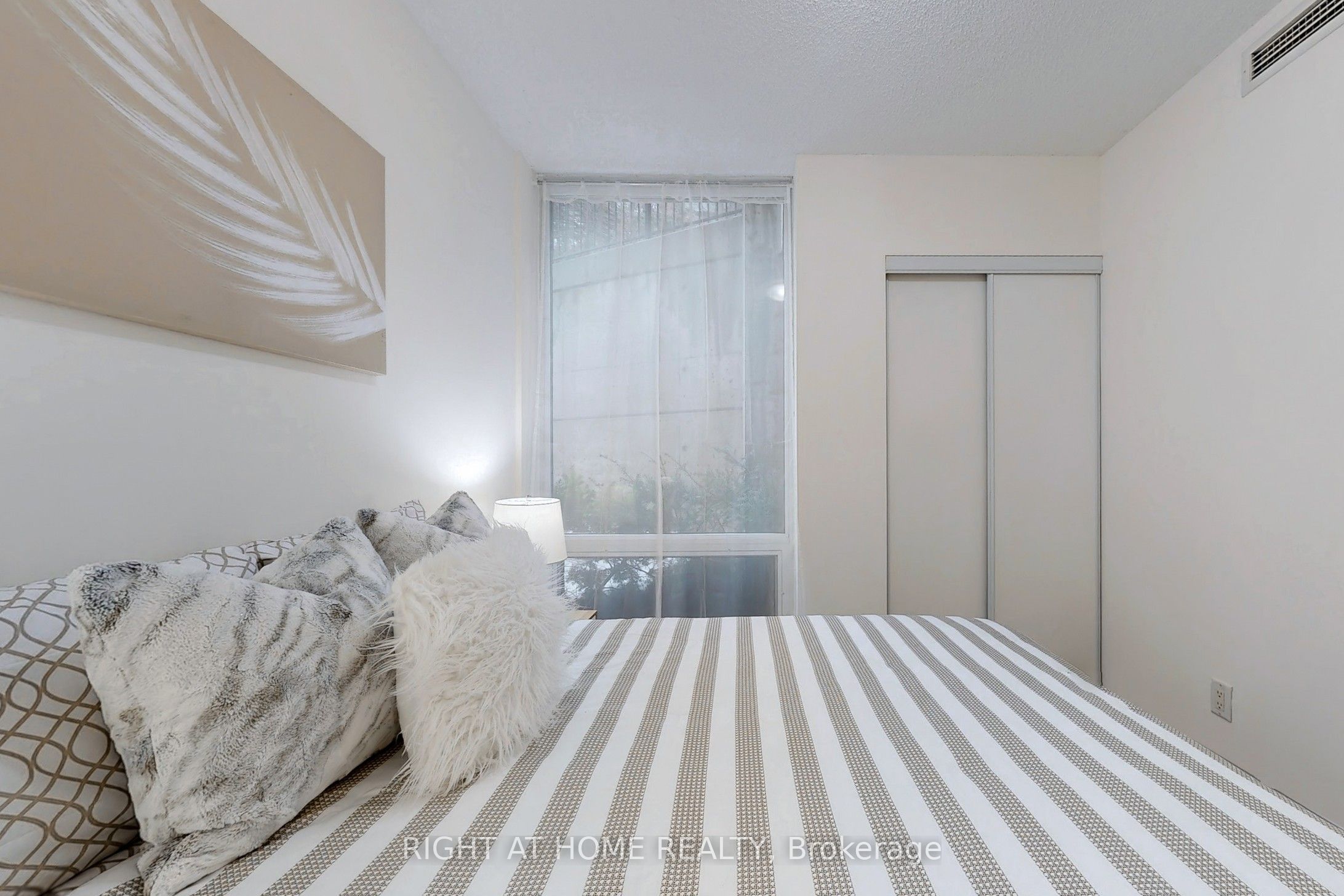 #206 - 38 William Carson Crescent Property Photo 24