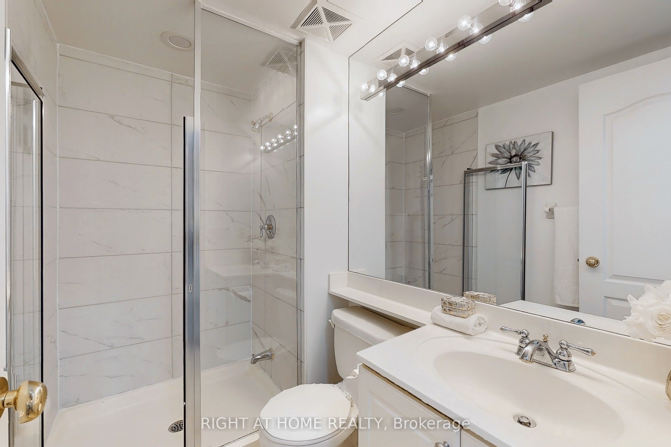 #206 - 38 William Carson Crescent Property Photo 25