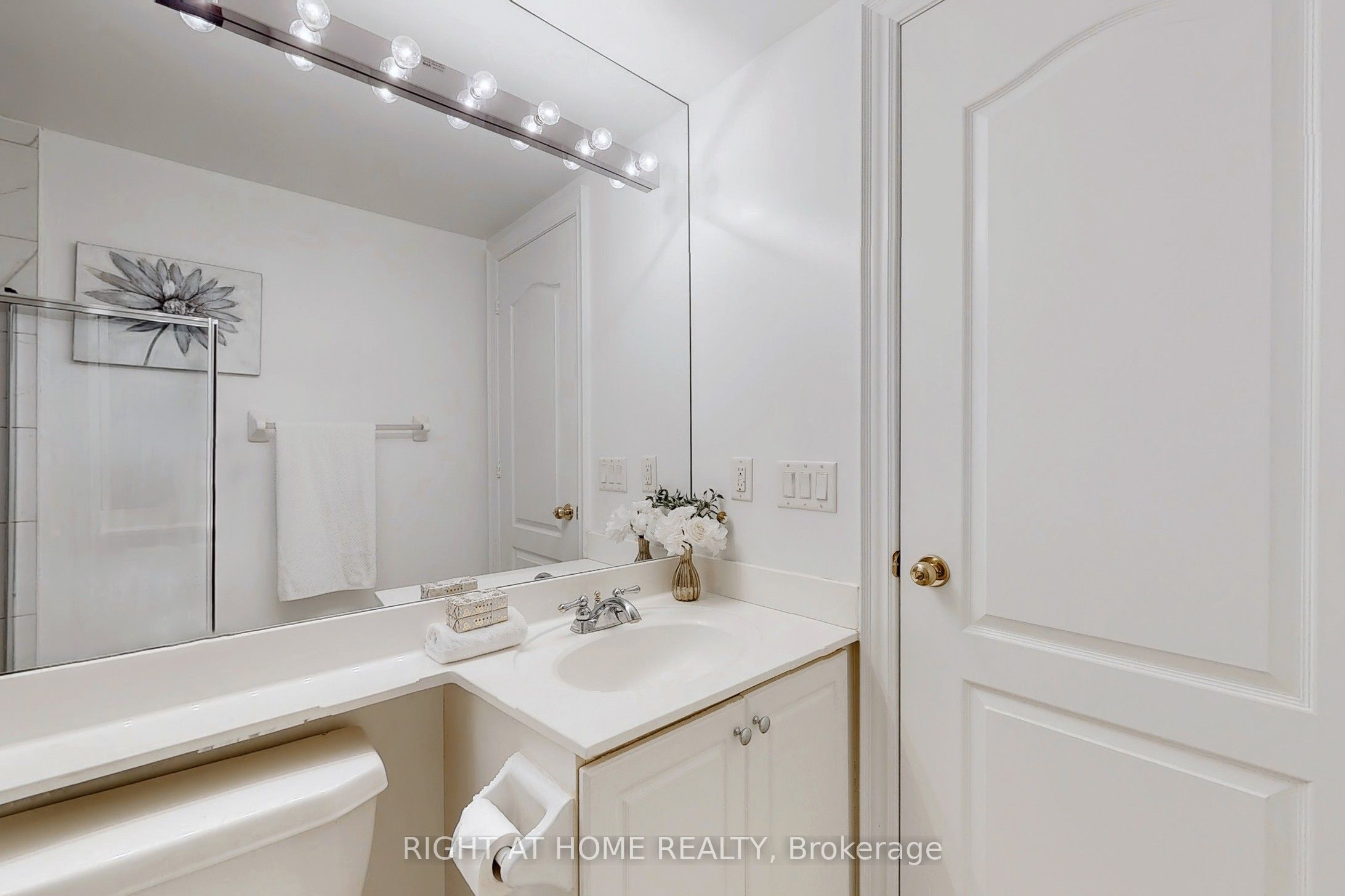 #206 - 38 William Carson Crescent Property Photo 26