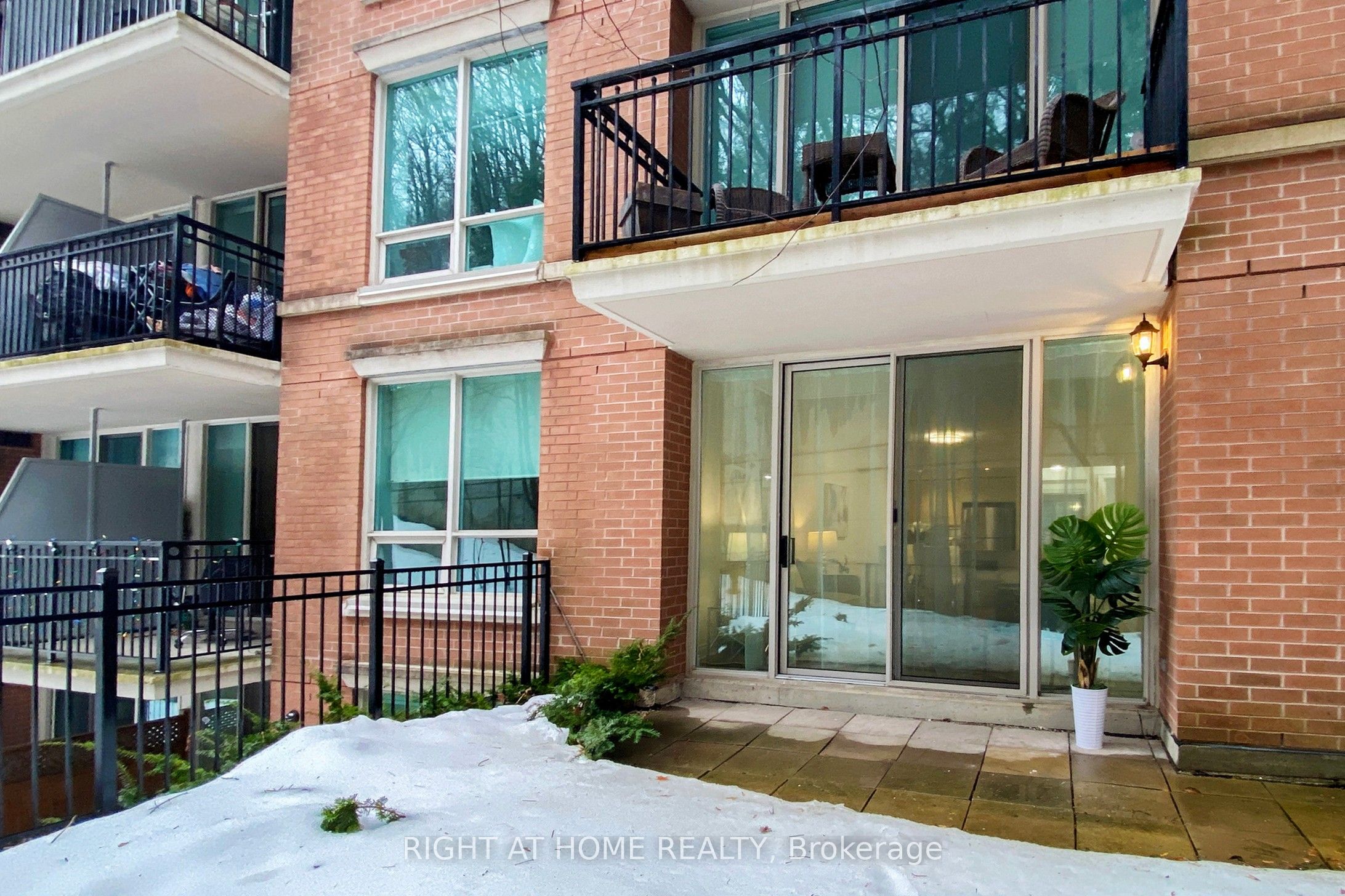 #206 - 38 William Carson Crescent Property Photo 28