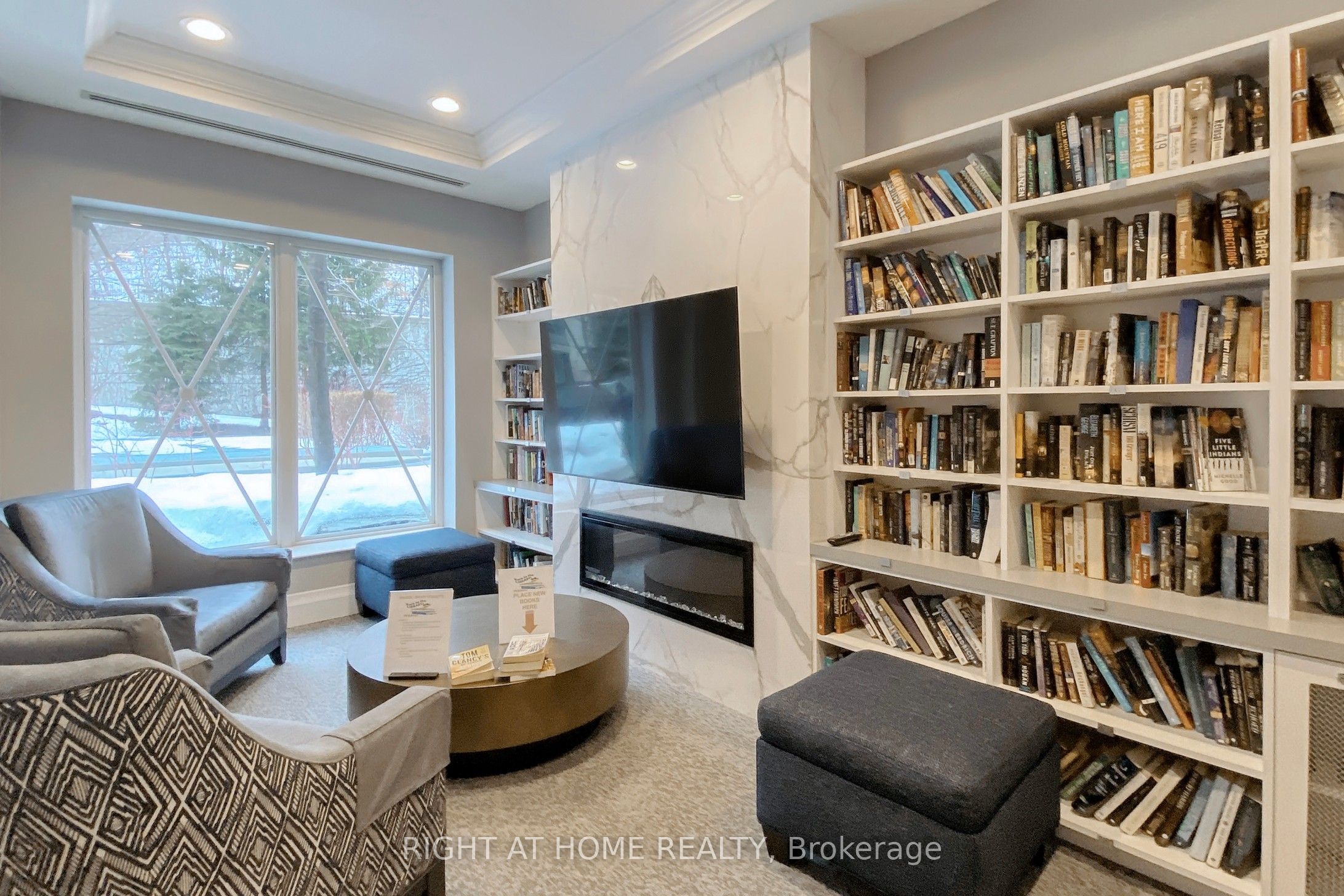 #206 - 38 William Carson Crescent Property Photo 33