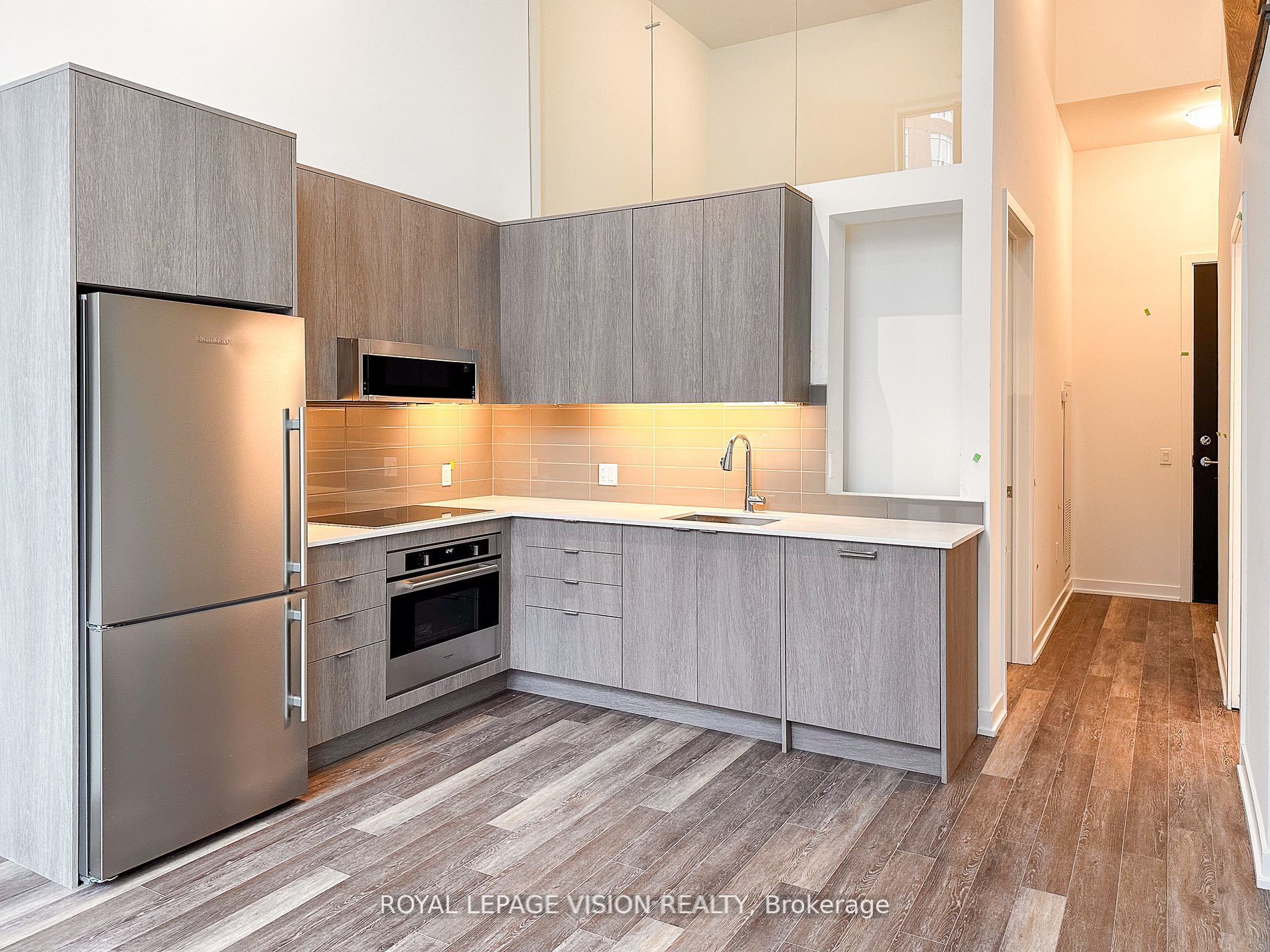 #105 - 250 Lawrence Avenue Property Photo 4