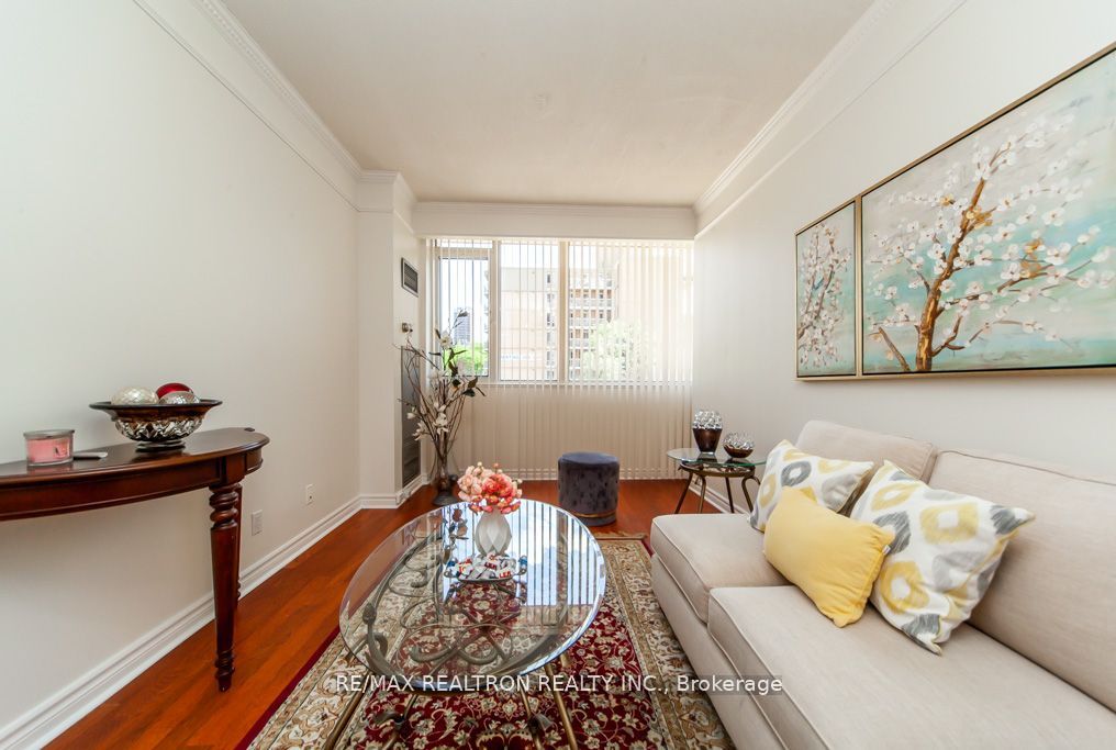 555 Yonge Street #309 Property Photo 12