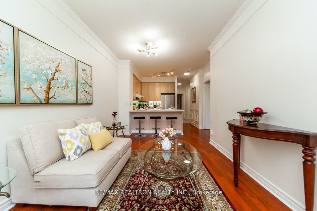 555 Yonge Street #309 Property Photo 14