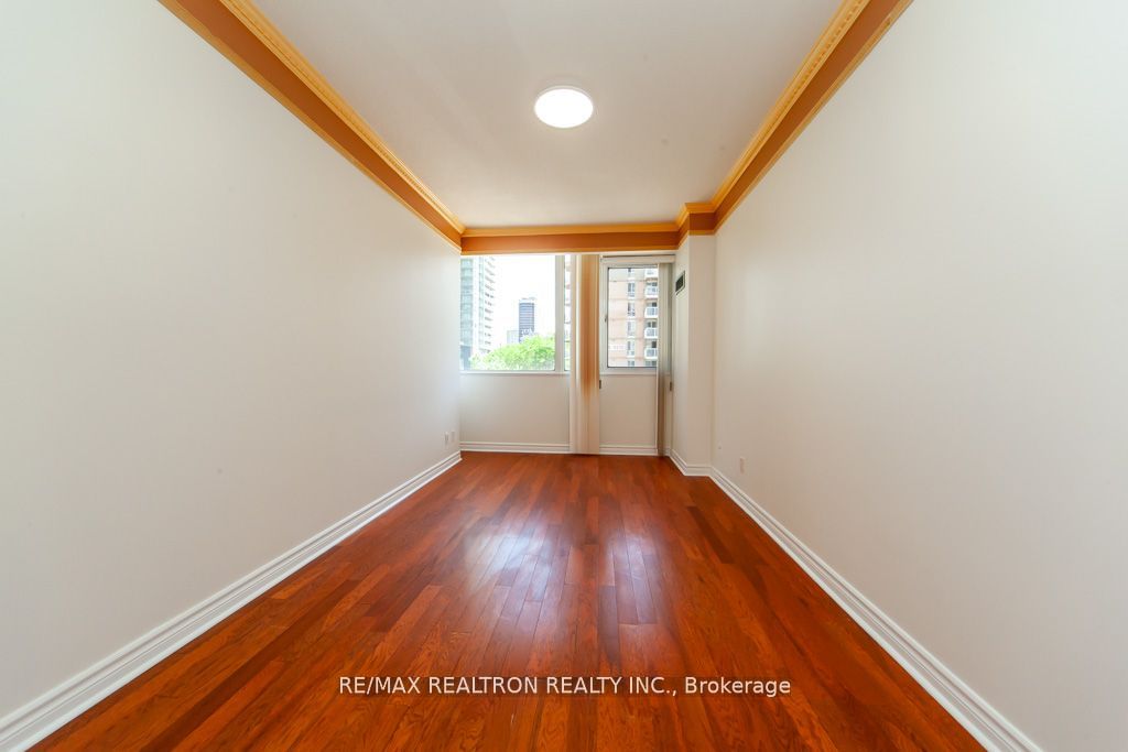 555 Yonge Street #309 Property Photo 20