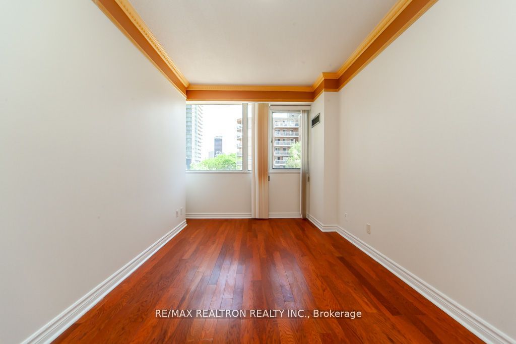 555 Yonge Street #309 Property Photo 21
