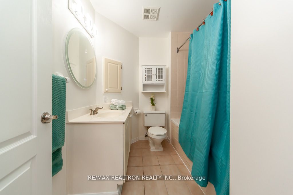 555 Yonge Street #309 Property Photo 25
