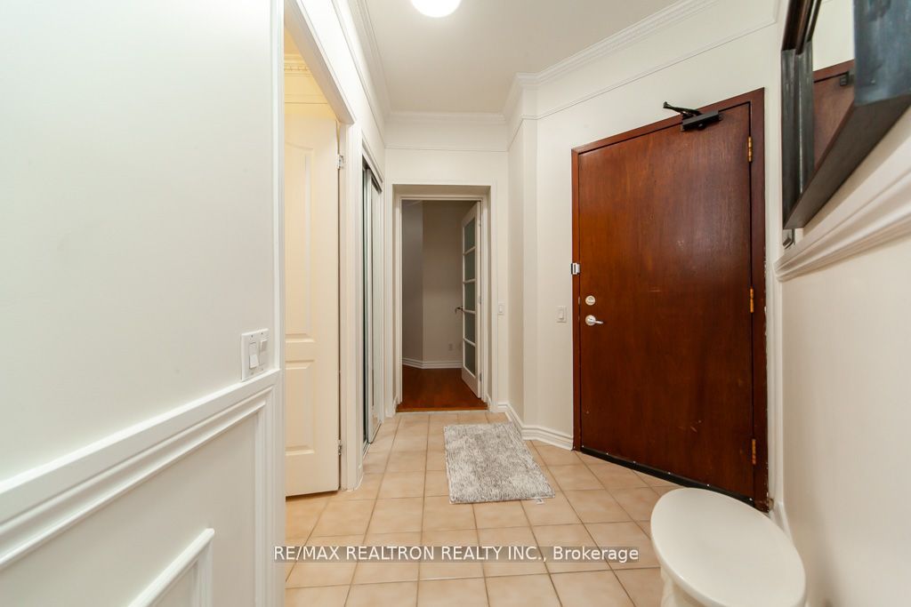 555 Yonge Street #309 Property Photo 27