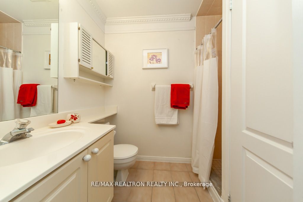 555 Yonge Street #309 Property Photo 33