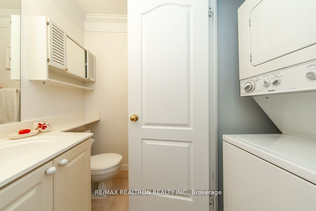 555 Yonge Street #309 Property Photo 34