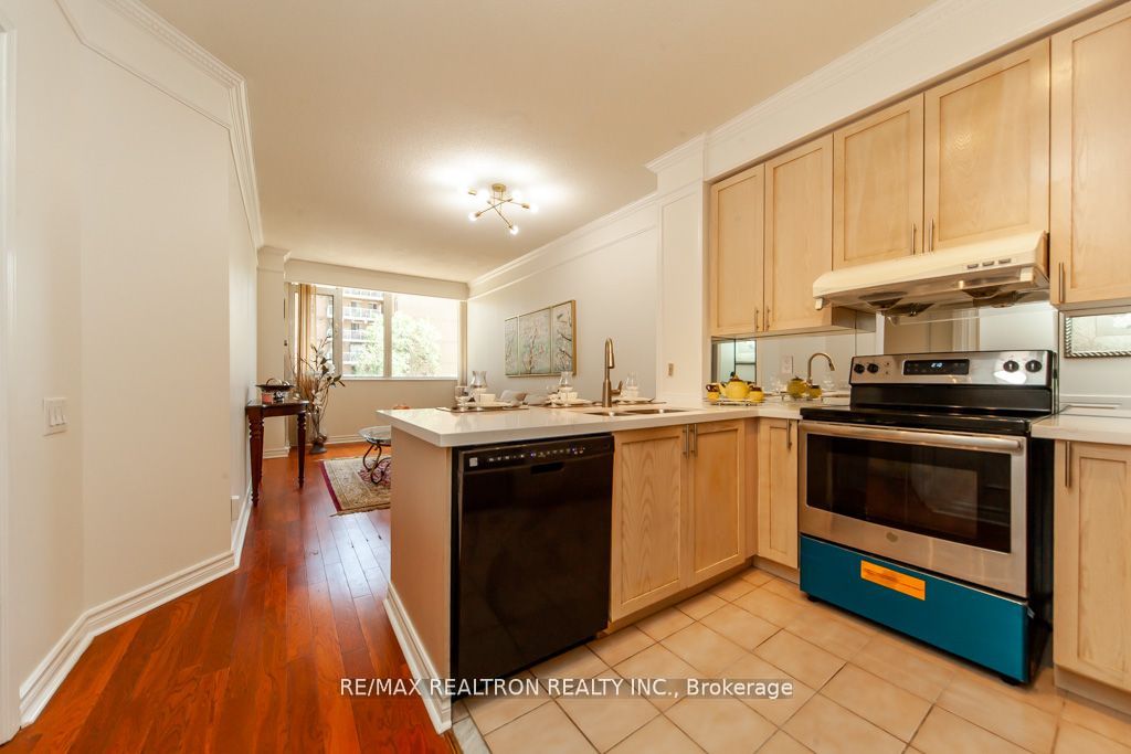 555 Yonge Street #309 Property Photo 36