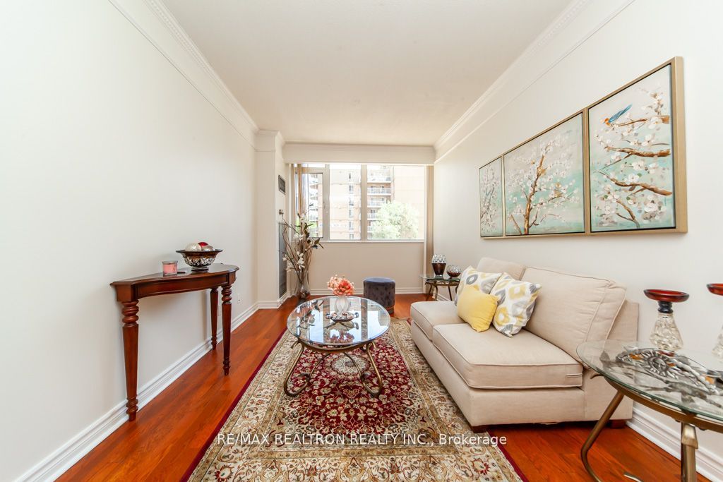 555 Yonge Street #309 Property Photo 38