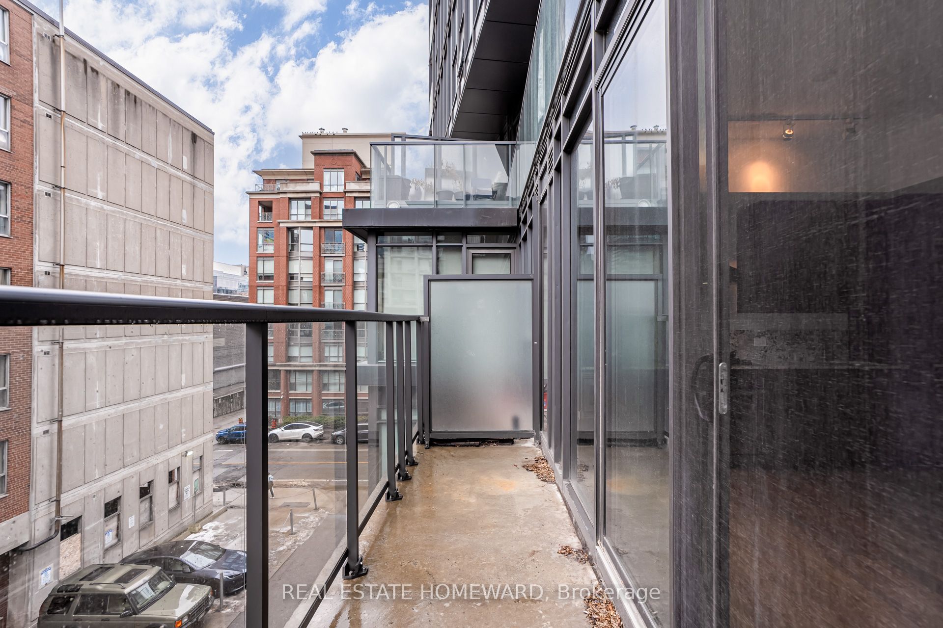 #409 - 15 Beverley Street Property Photo 22