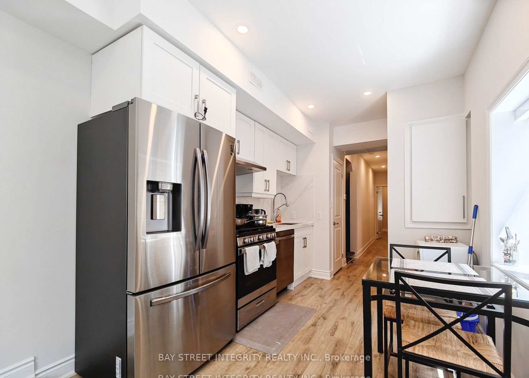 #unit 1 - 598 Crawford Street Property Photo 5