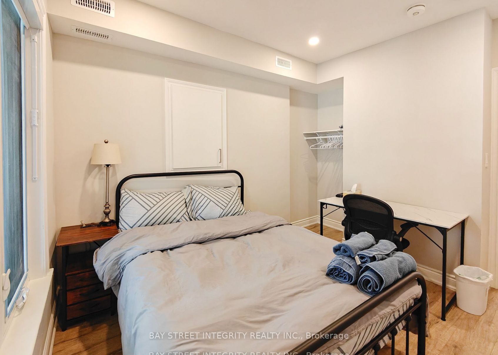#unit 1 - 598 Crawford Street Property Photo 7