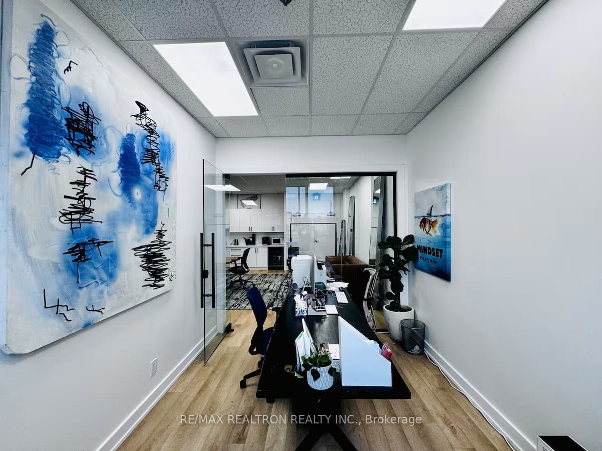 #204 - 595 Sheppard Avenue Property Photo 5