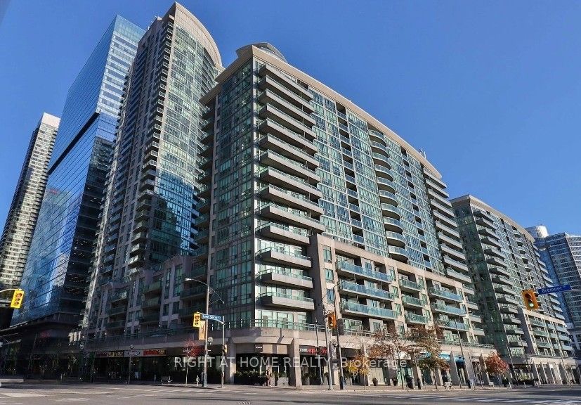 #Unit 1911 - 51 Lower Simcoe Street Property Photo 1