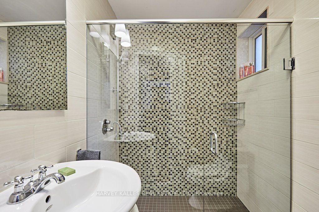 87 Oxford Street Property Photo 12