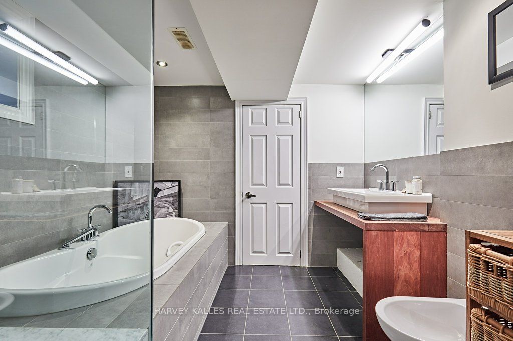 87 Oxford Street Property Photo 15