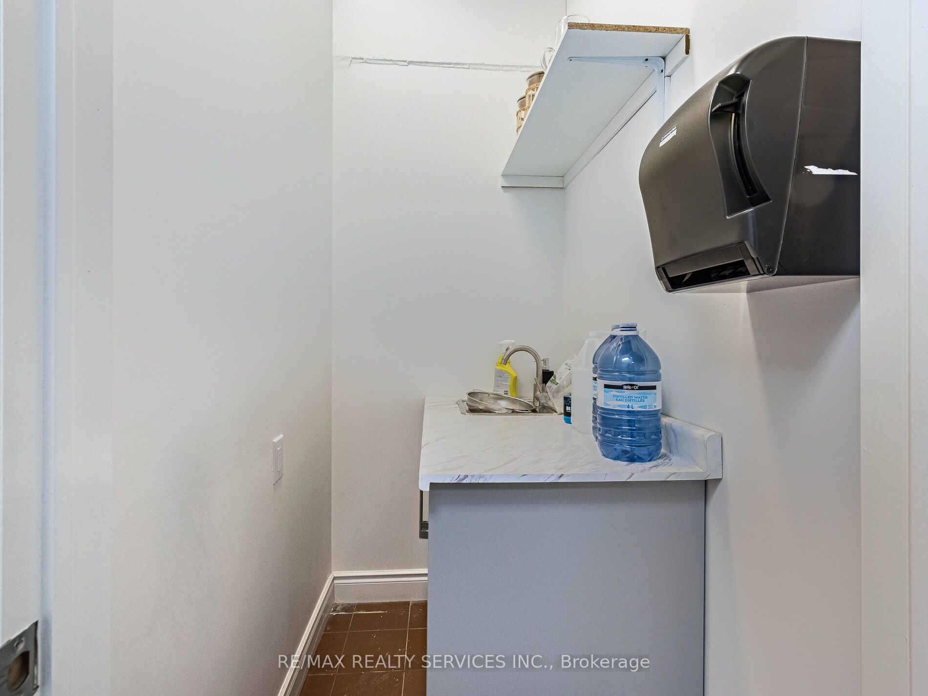 #16 - 16 Church Street Property Photo 24
