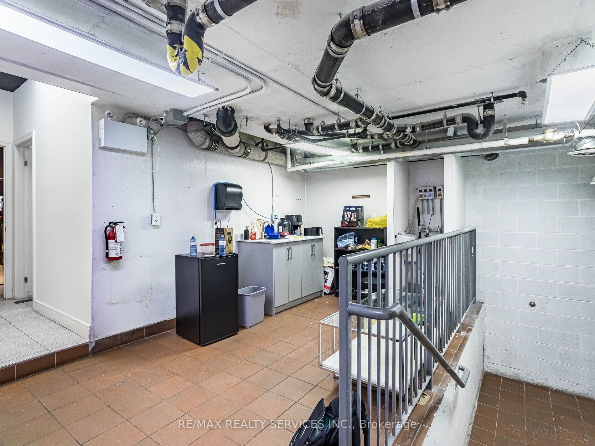 #16 - 16 Church Street Property Photo 28