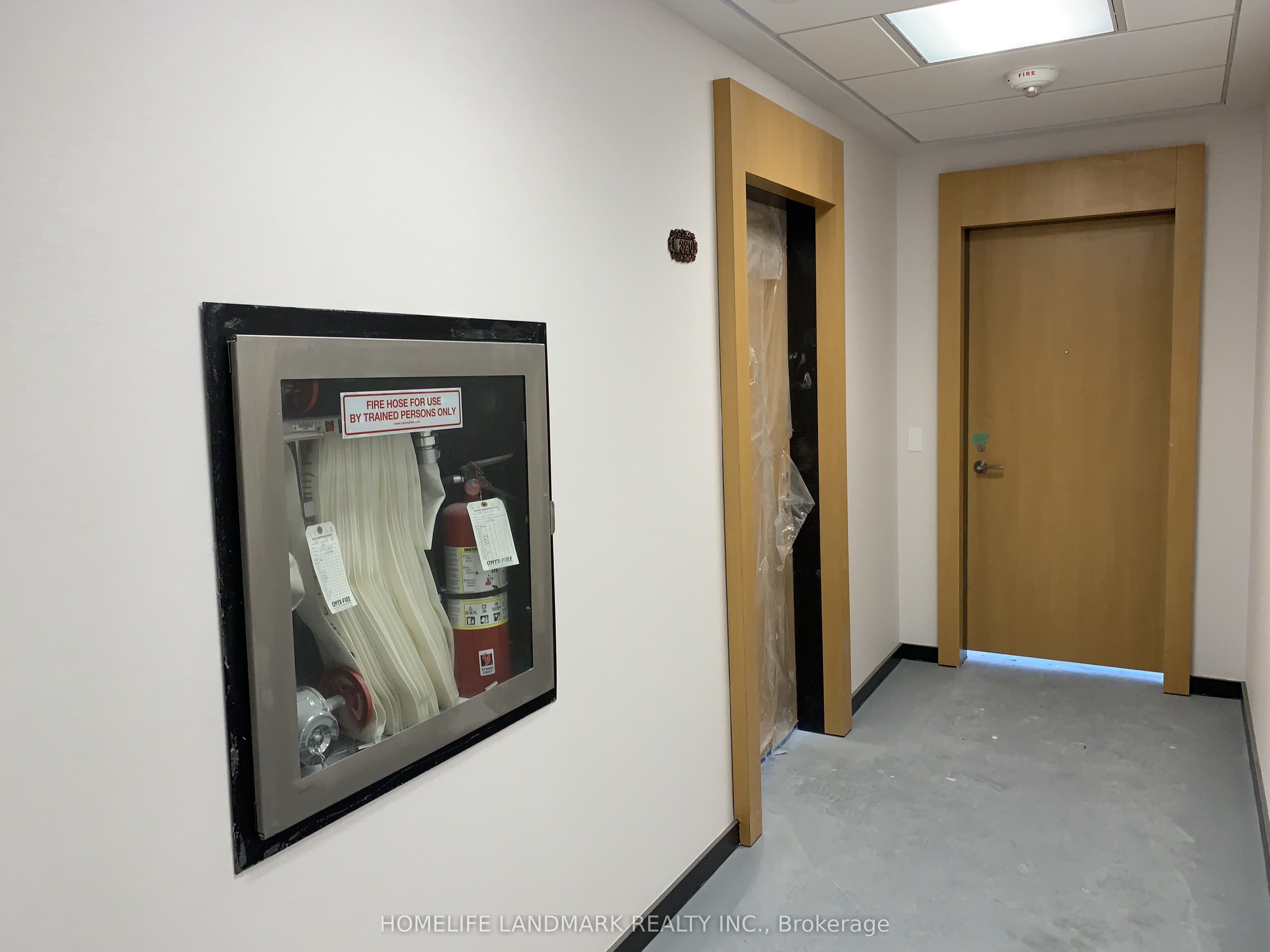 #320 - 15 Wellesley Street Property Photo 3