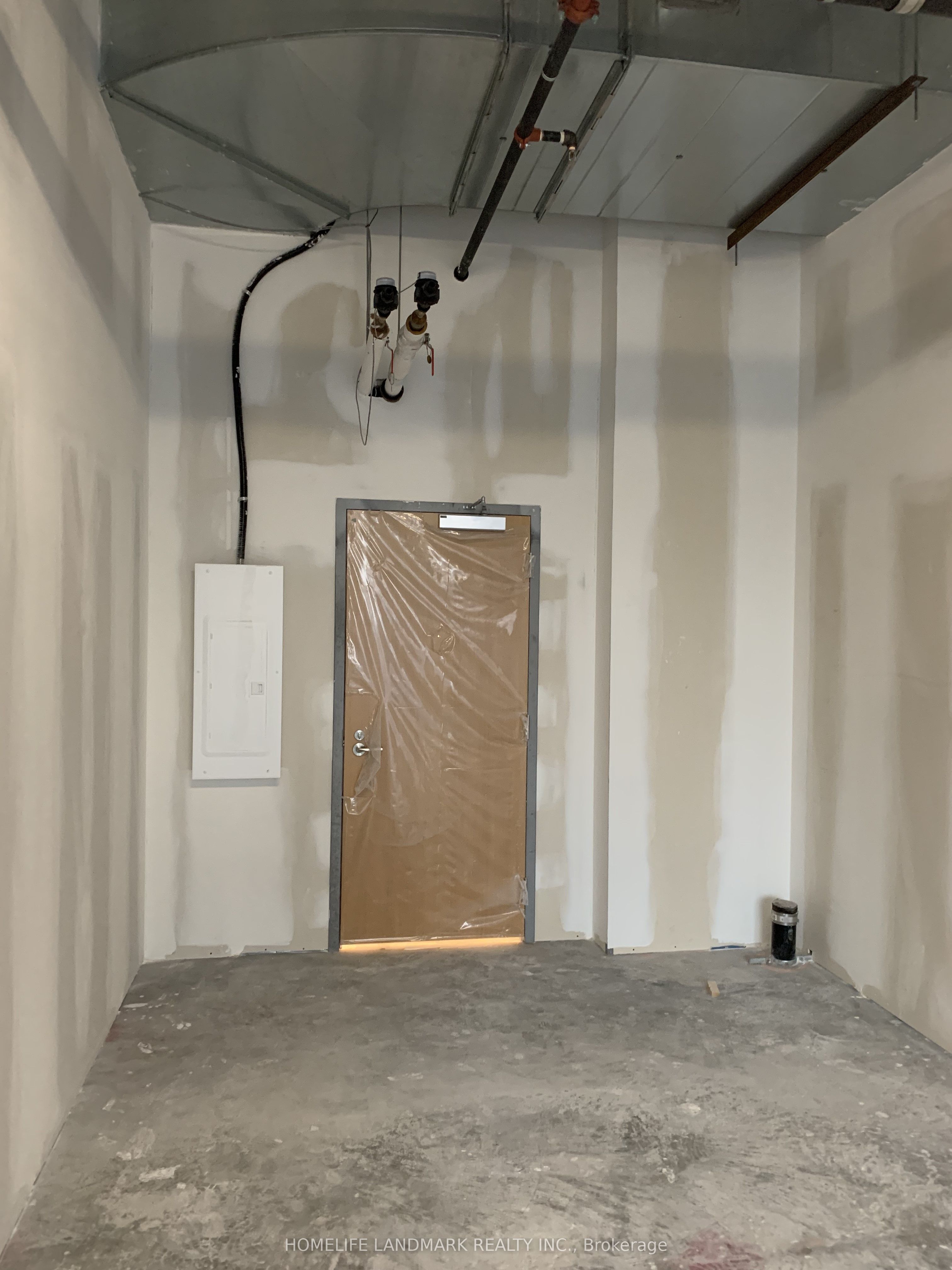 #320 - 15 Wellesley Street Property Photo 4