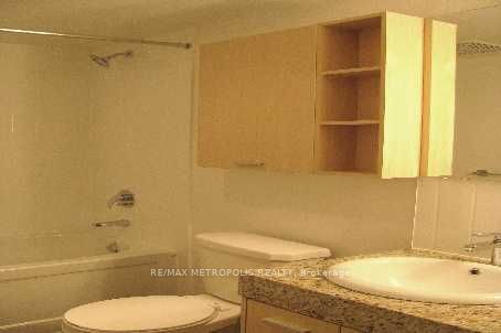 15 Singer Court 308 Property Photo 5