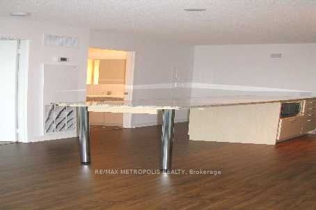 15 Singer Court 308 Property Photo 8