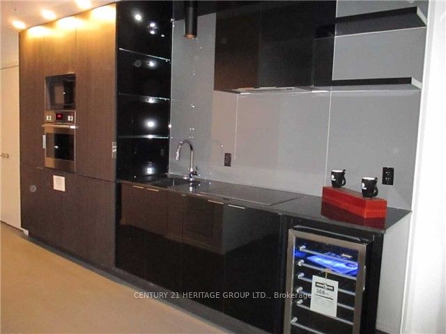 70 Temperance Street 705 Property Photo 4