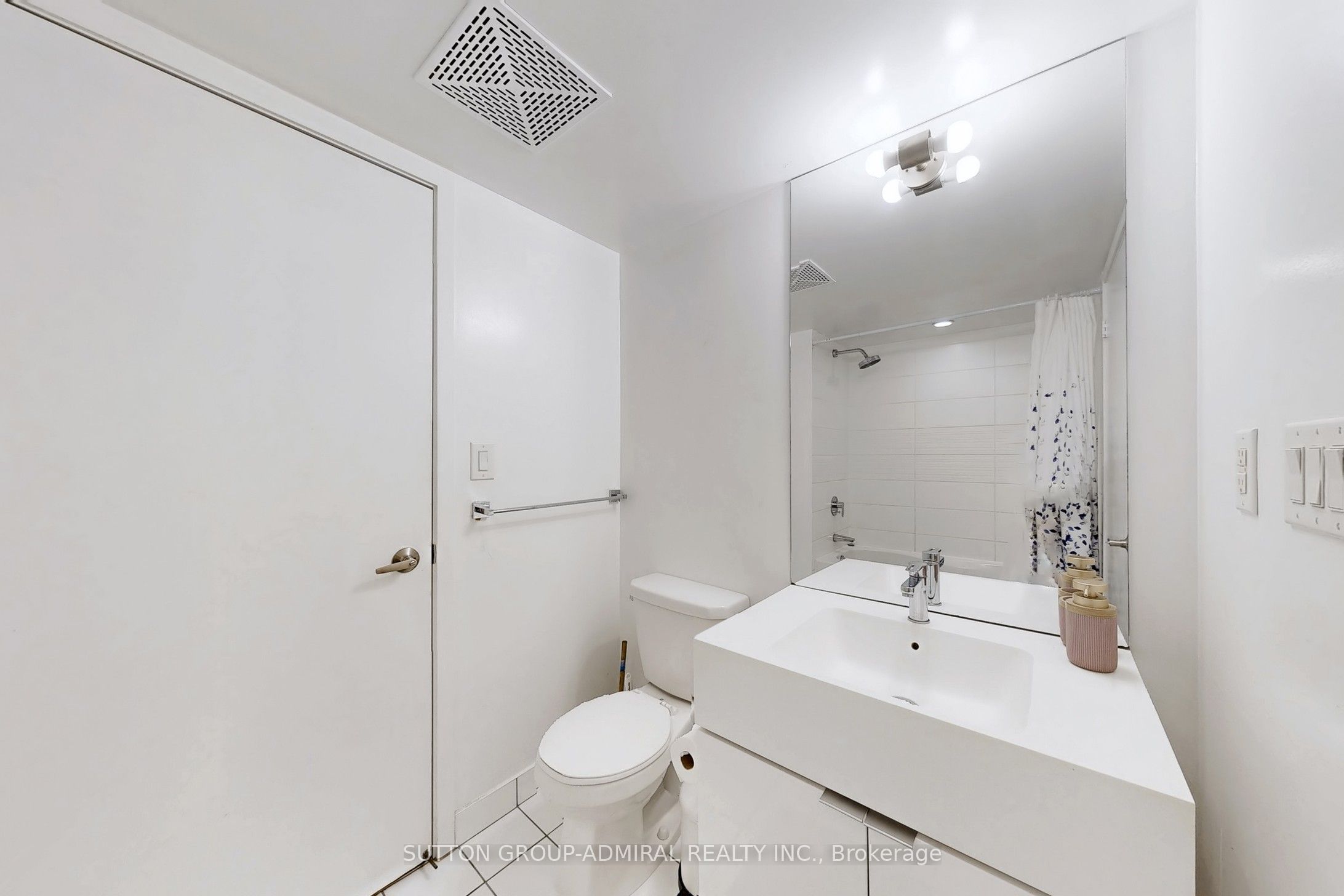 21 Iceboat Terrace 1703 Property Photo 28
