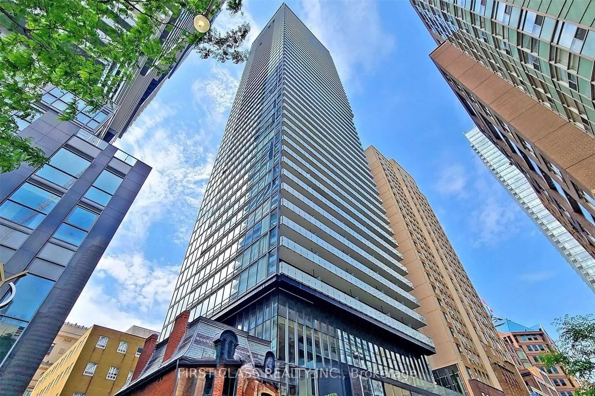 #811 - 15 Grenville Street Property Photo 1
