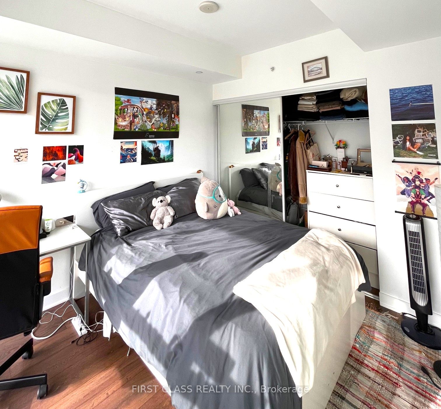 #811 - 15 Grenville Street Property Photo 3