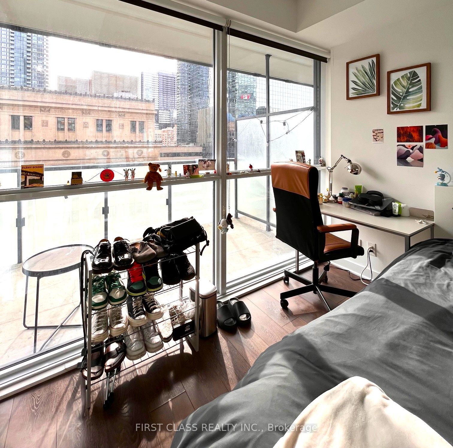 #811 - 15 Grenville Street Property Photo 5