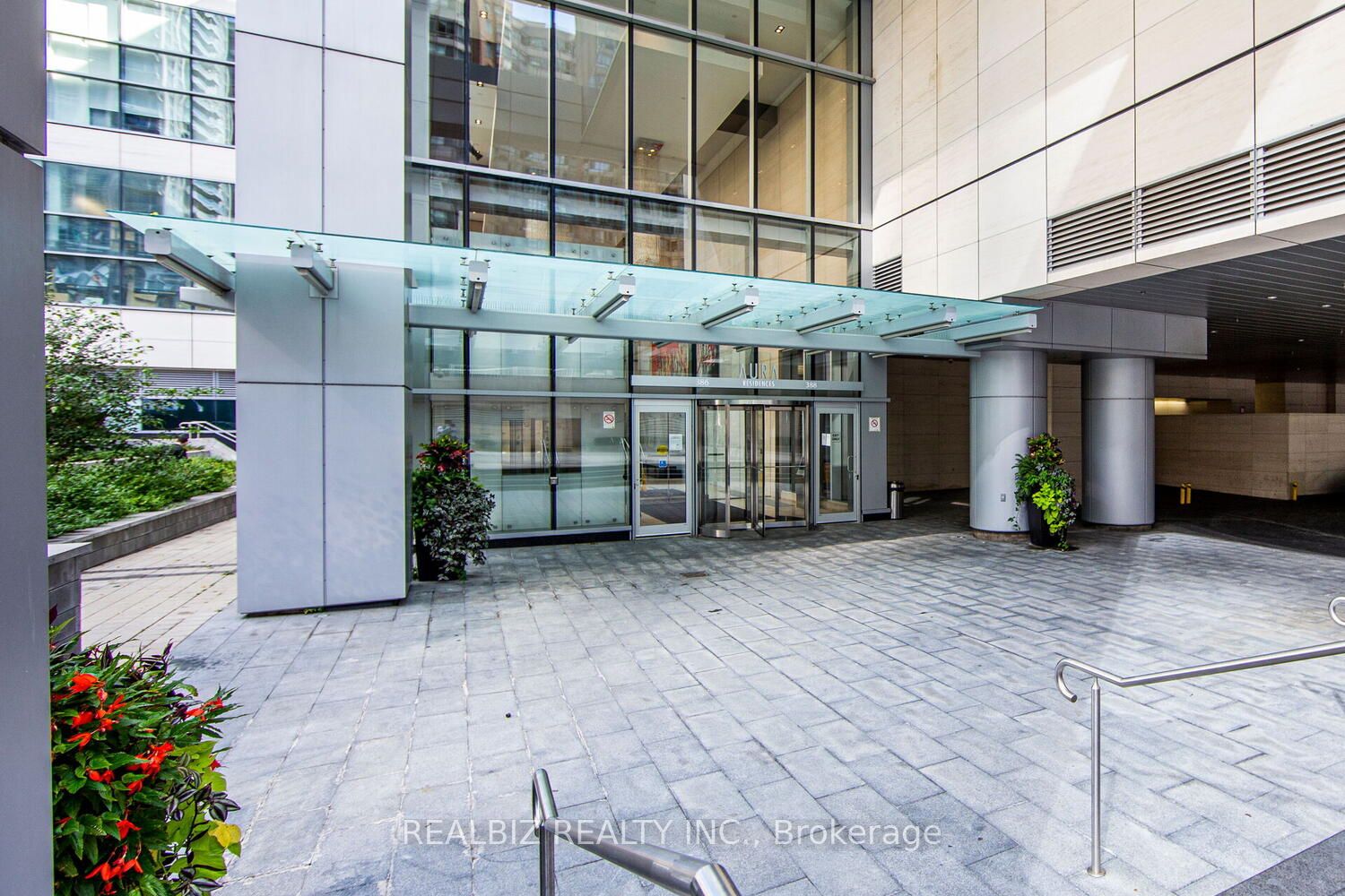 386 Yonge Street 1516 Property Photo 4