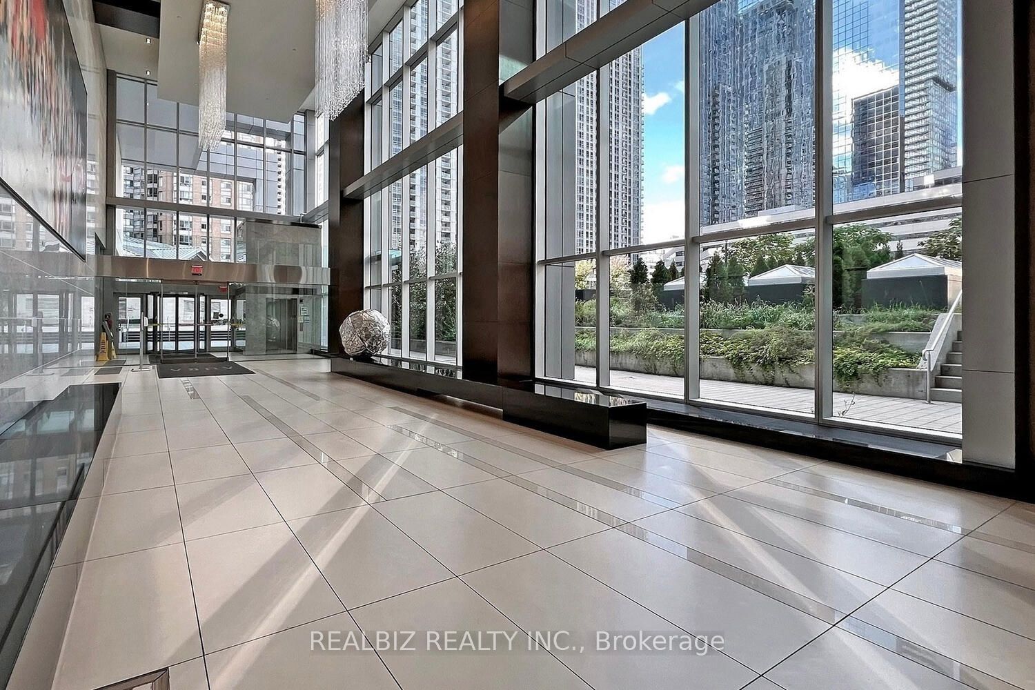 386 Yonge Street 1516 Property Photo 5